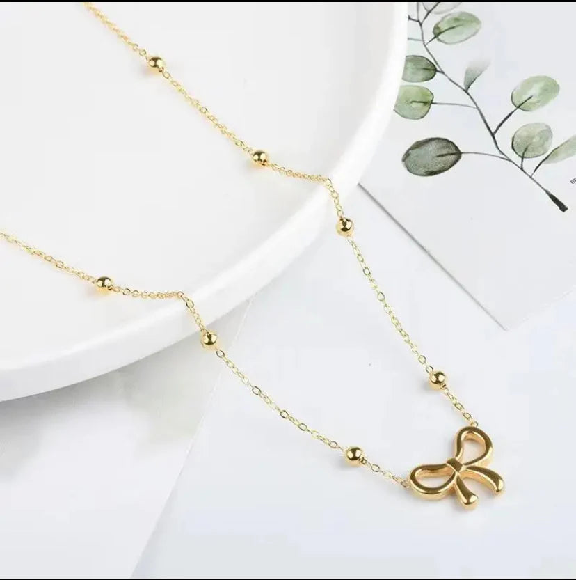 18K Bow Necklace