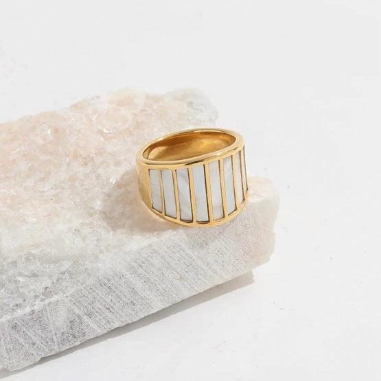 Vintage Shell  Ring