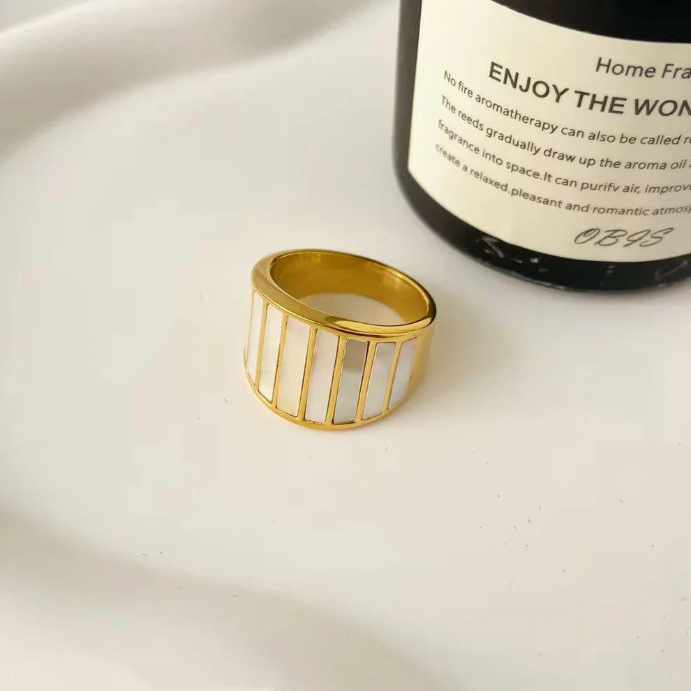 Vintage Shell  Ring