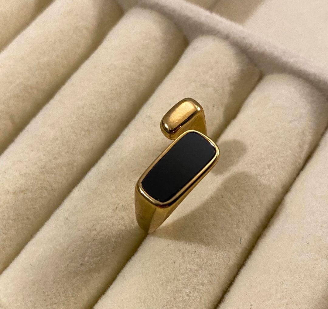 Black Stone Adjustable Ring