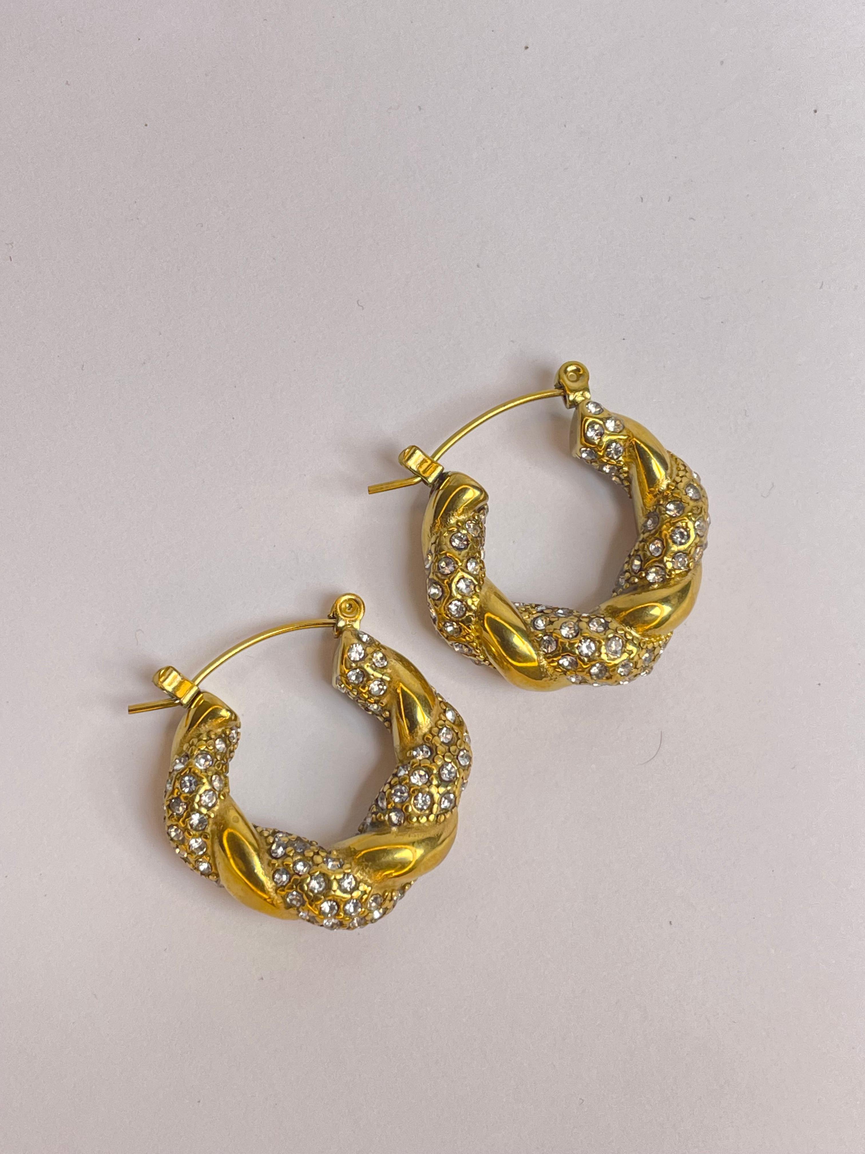 Donna Crystal Twisted Earring