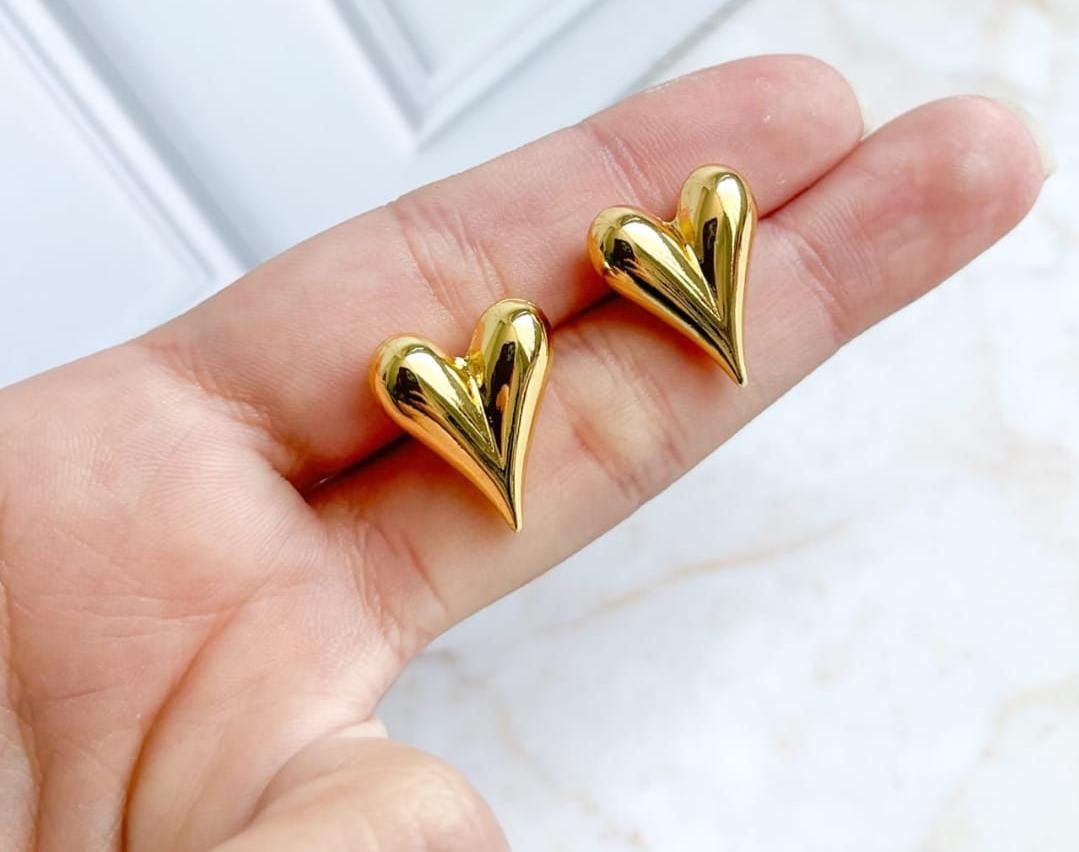 18K Heart Earrings
