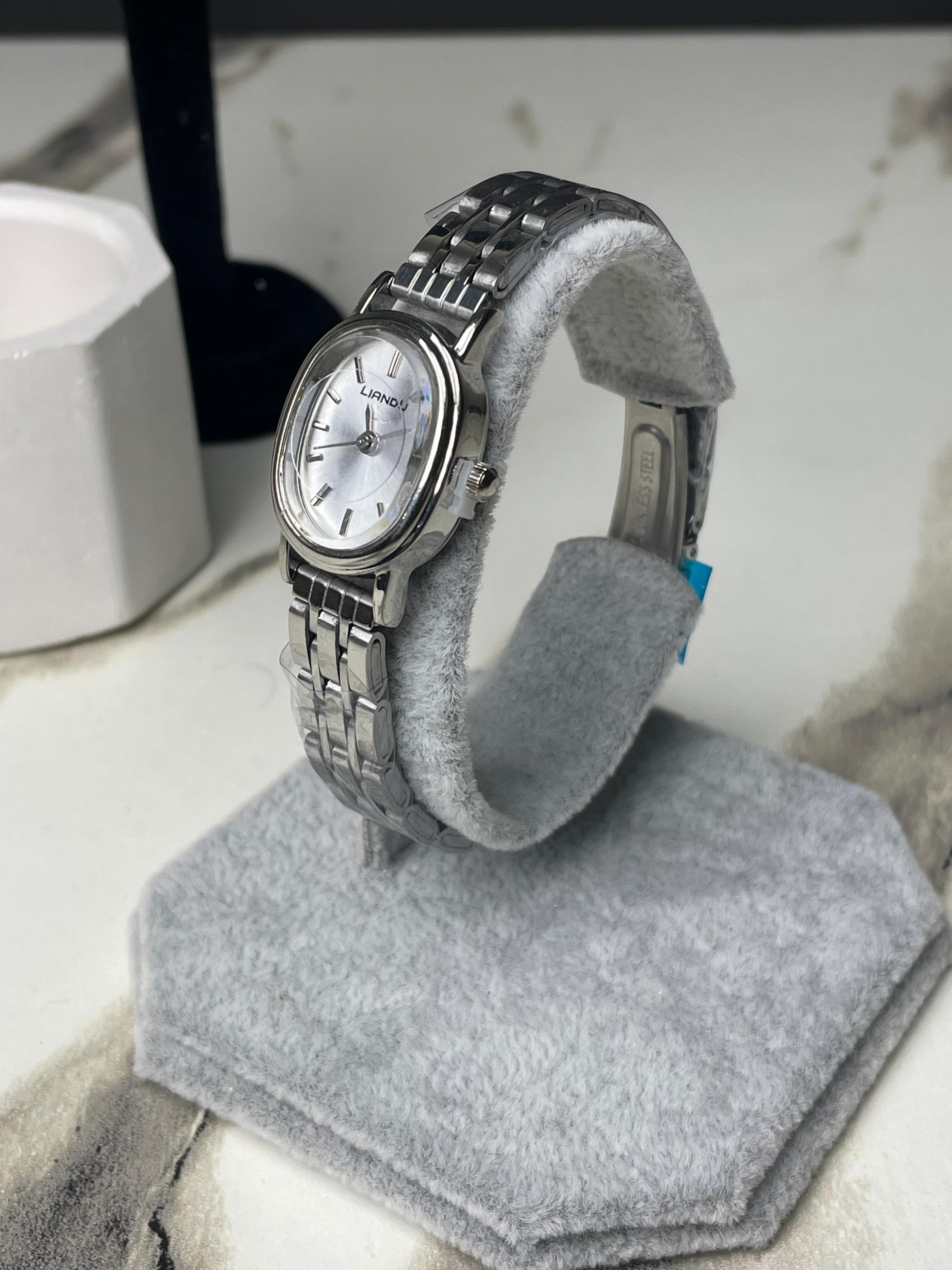 Avure Stainless steel watch